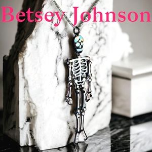 NWT Betsey Johnson Skeleton Necklace Spider Web Glow In The Dark